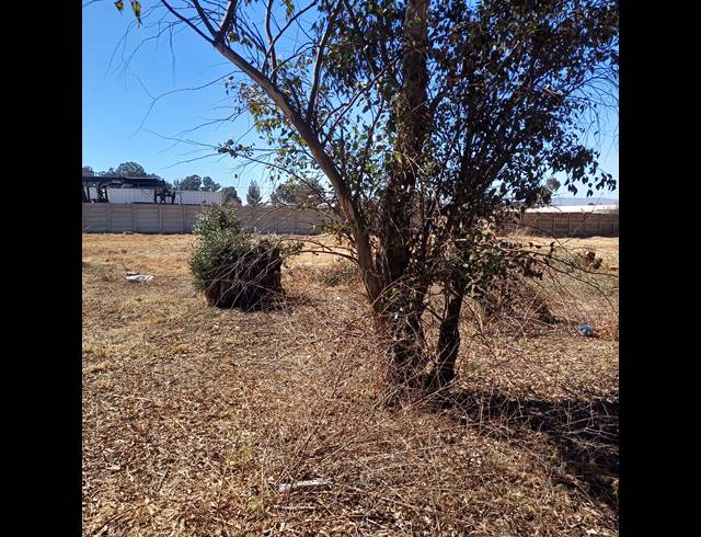 4,047M² VACANT LAND FOR SALE IN HIGHBURY